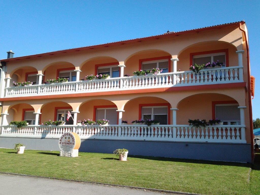 לינה וארוחת בוקר פודרסדורף אם סי Arkadenhaus Steiner מראה חיצוני תמונה
